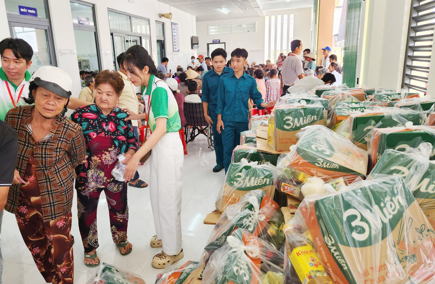 Đoàn bác sĩ TP.HCM khám bệnh, phát thuốc miễn phí tại Cần Thơ - 5