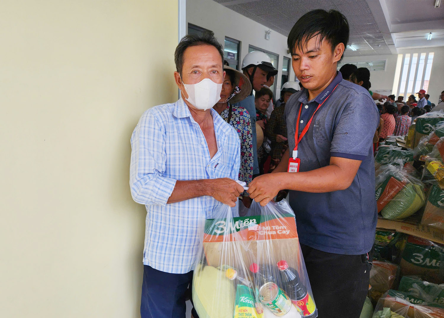 Đoàn bác sĩ TP.HCM khám bệnh, phát thuốc miễn phí tại Cần Thơ - 6