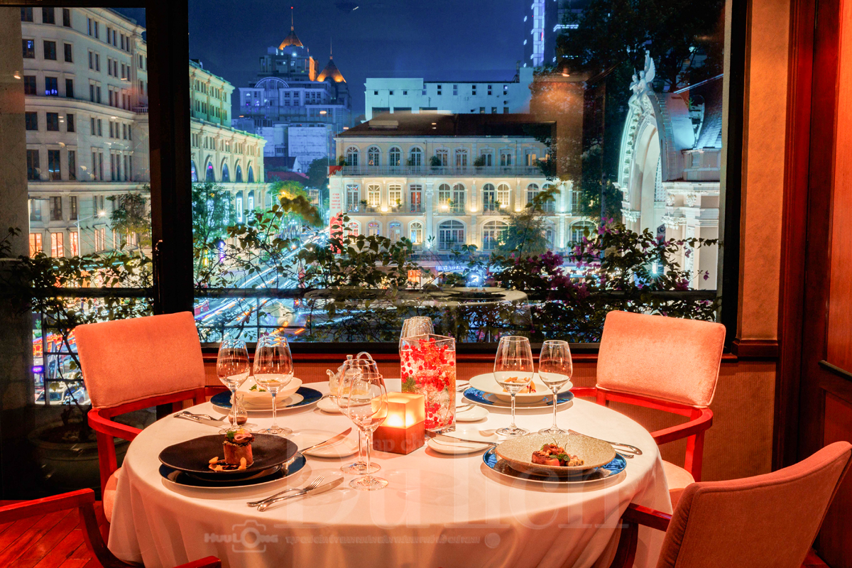 Du lịch TP.HCM sưu tập thêm cặp giải thưởng World Luxury Hotel Awards - 3