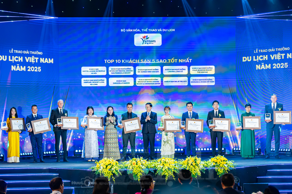 Du lịch TP.HCM sưu tập thêm cặp giải thưởng World Luxury Hotel Awards - 2