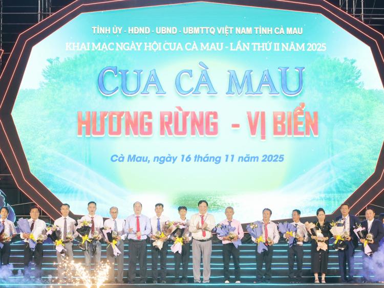 Khai mạc Ngày hội Cua Cà Mau