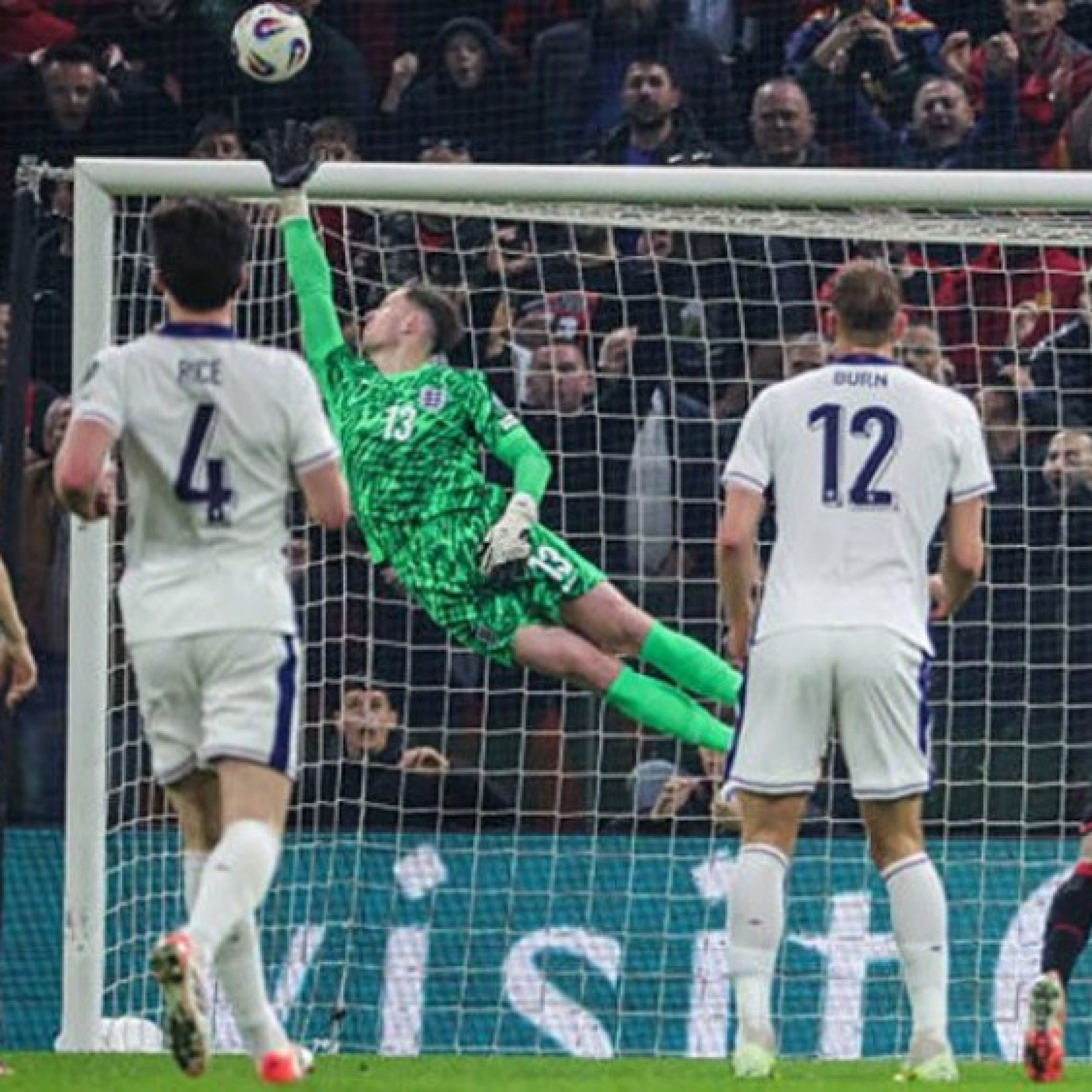  - Video bóng đá Albania - ĐT Anh: Đội trưởng định đoạt, cột mốc hoàn hảo (Vòng loại World Cup)