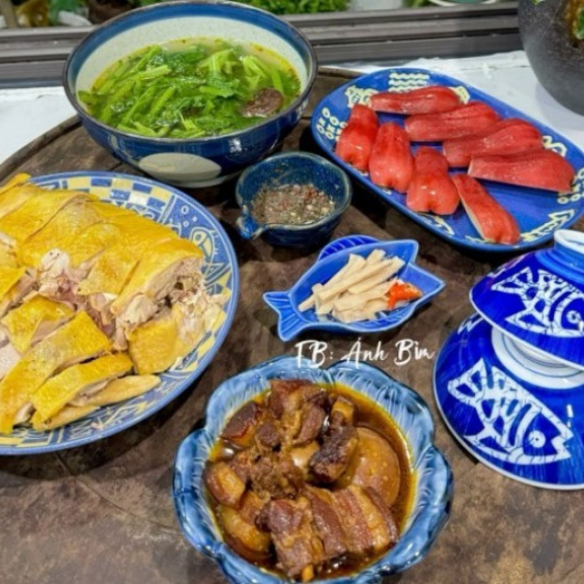  - Mẹ đảm vào bếp mỗi ngày khiến chồng con "nghiện" cơm nhà