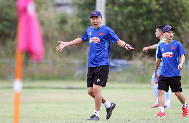 Hai Long bật mí ĐT Việt Nam sẽ mang đến bất ngờ ở trận gặp Lào - 1