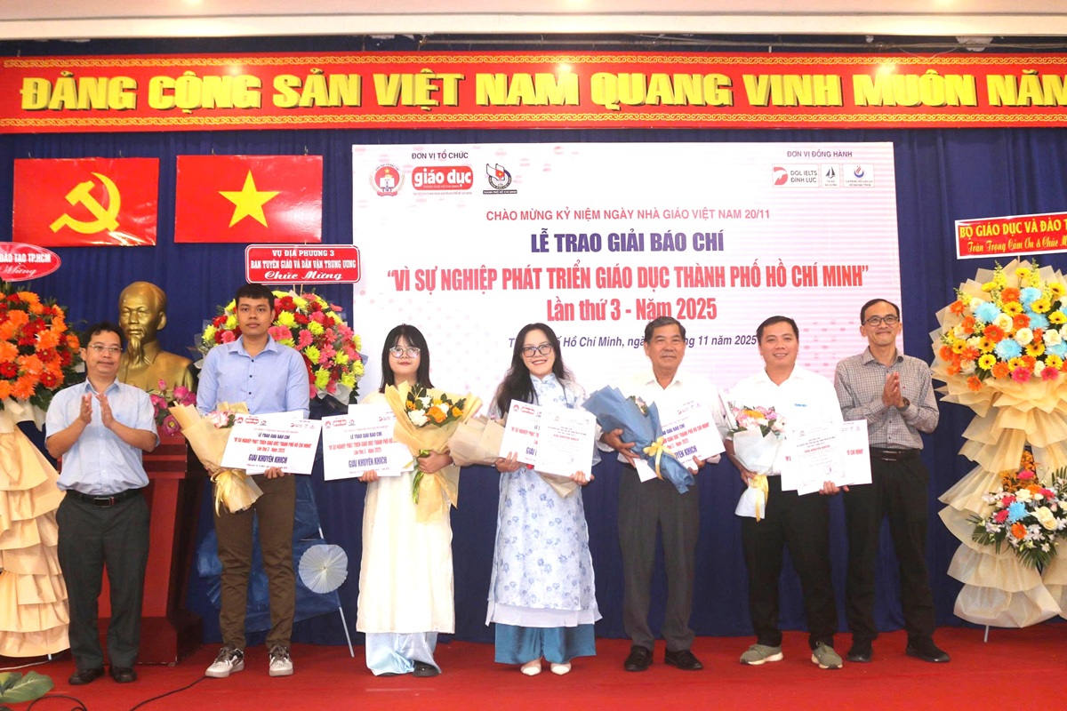 Tạp chí Du lịch TP.HCM đoạt giải báo chí "Vì sự phát triển giáo dục TP.HCM" - 2