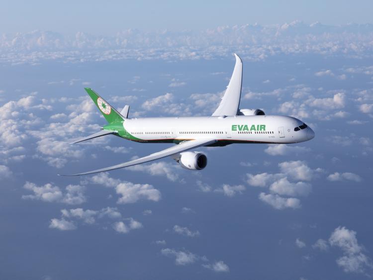 EVA Air mở đường bay mới từ Việt Nam đến Mỹ