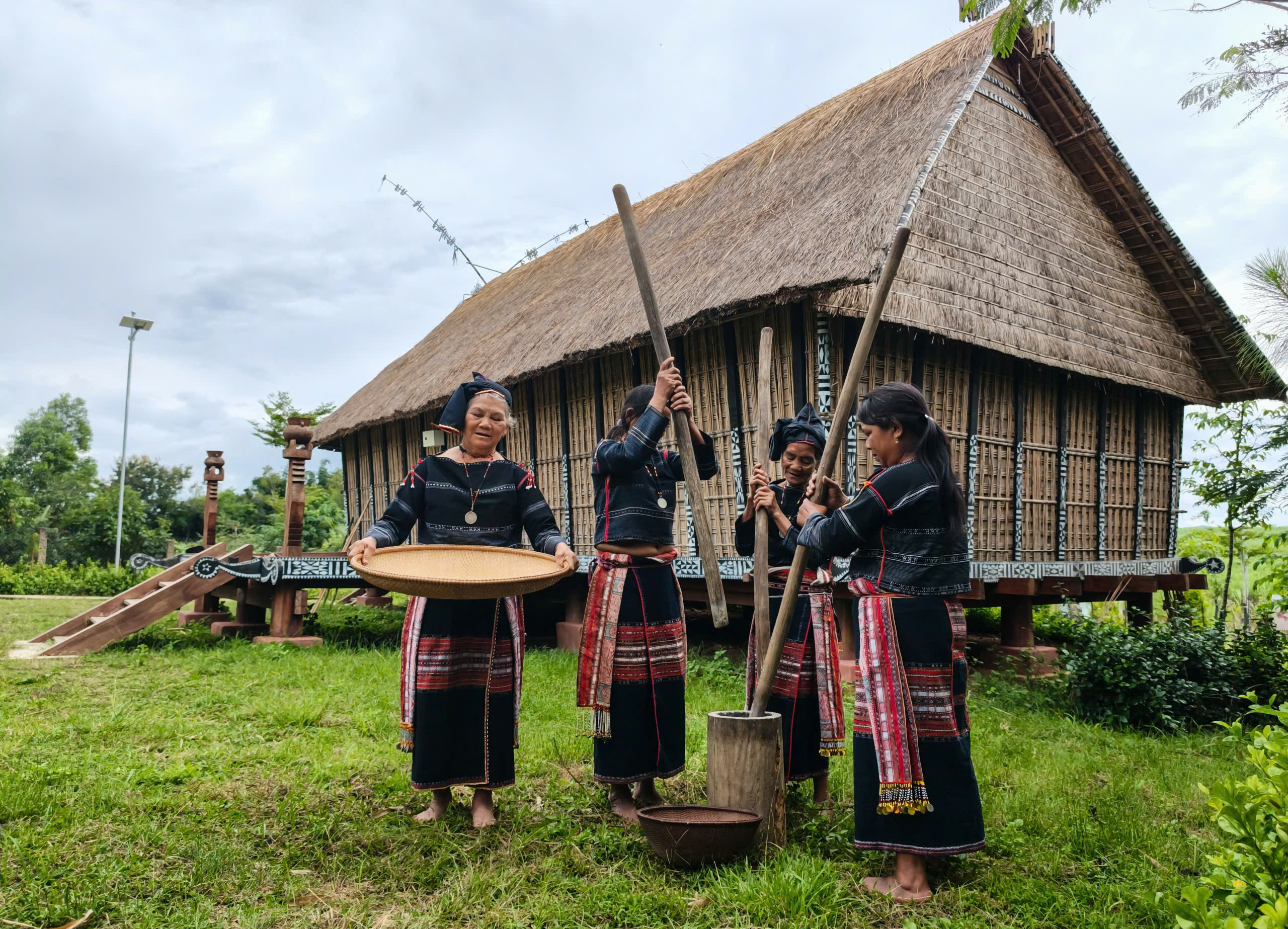 Hơi thở Bahnar trong ánh sáng đại ngàn - 9