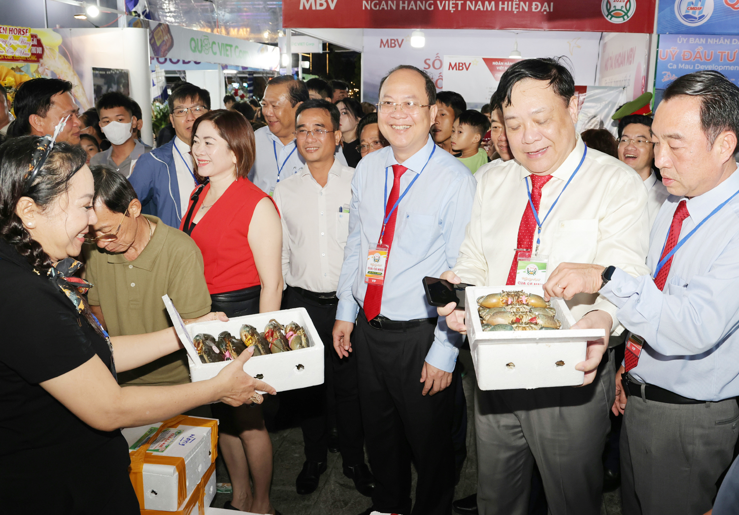 'Mở trói' cho cua Cà Mau - 2