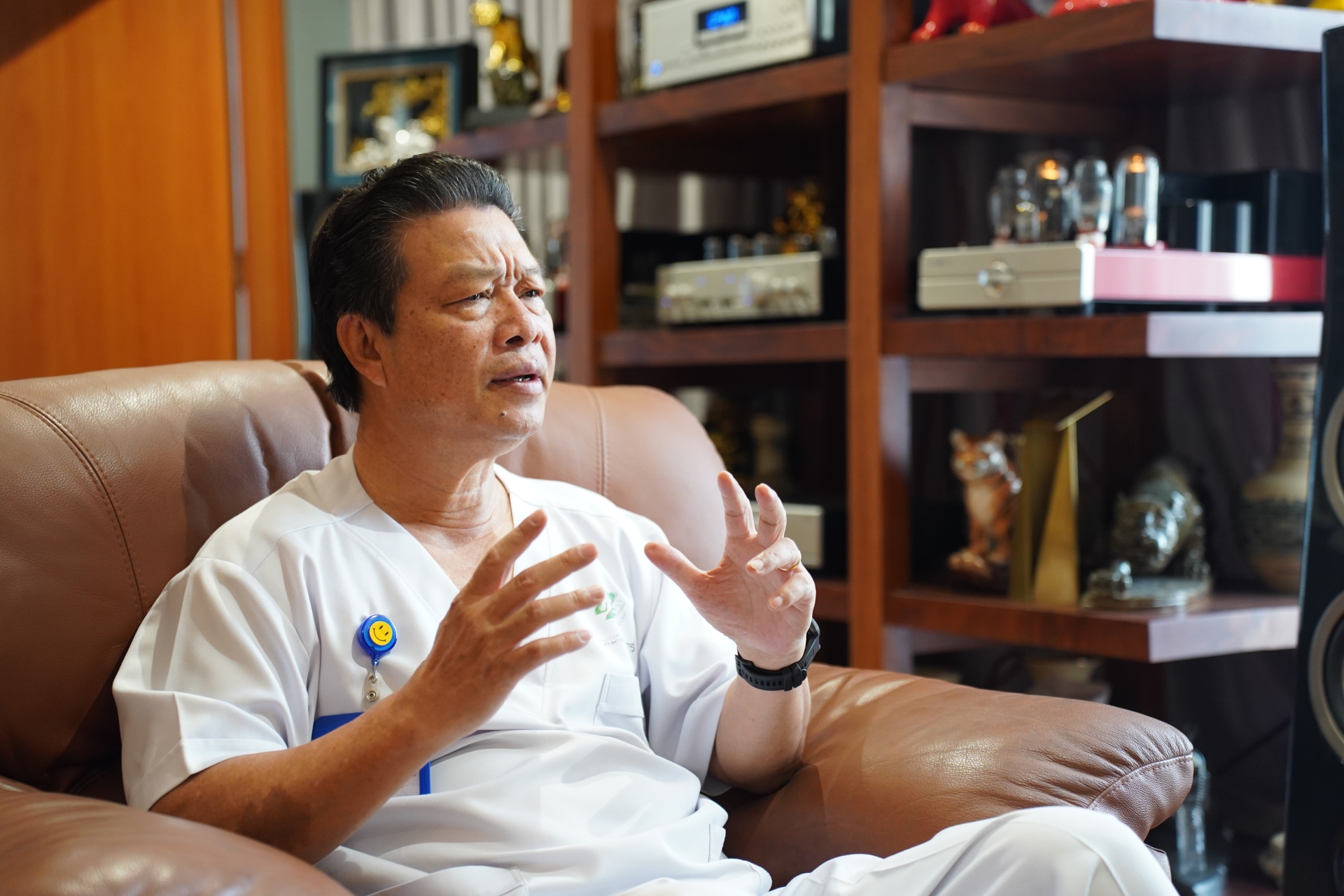 PGS.TS.TTND Nguyễn Hồng Sơn: 'Tượng đài tưởng niệm các nạn nhân COVID-19 không chỉ là công viên' - 1