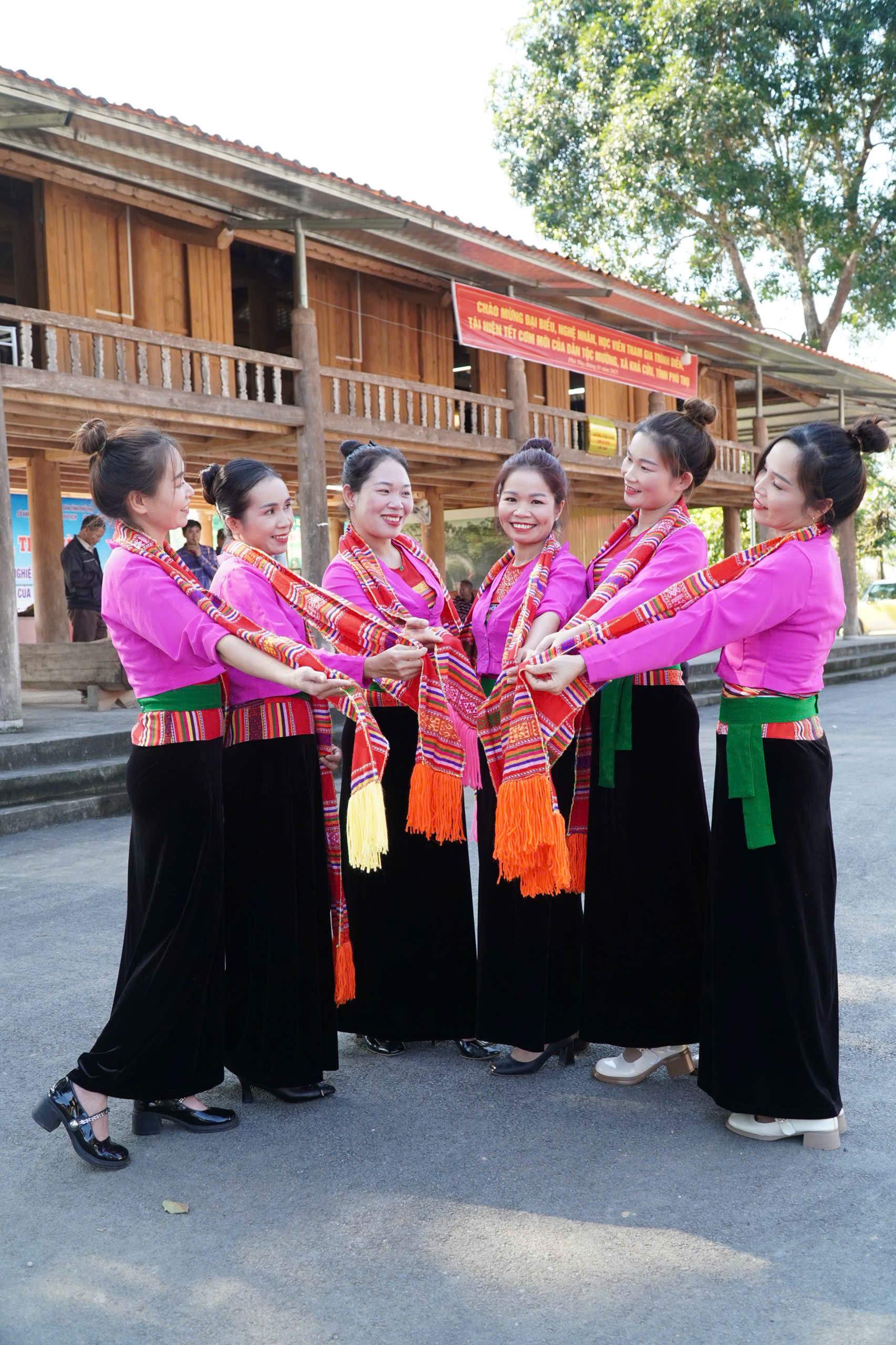 du lich cong dong o kha cuu: nhung buoc di dau tien tren hanh trinh moi - 8