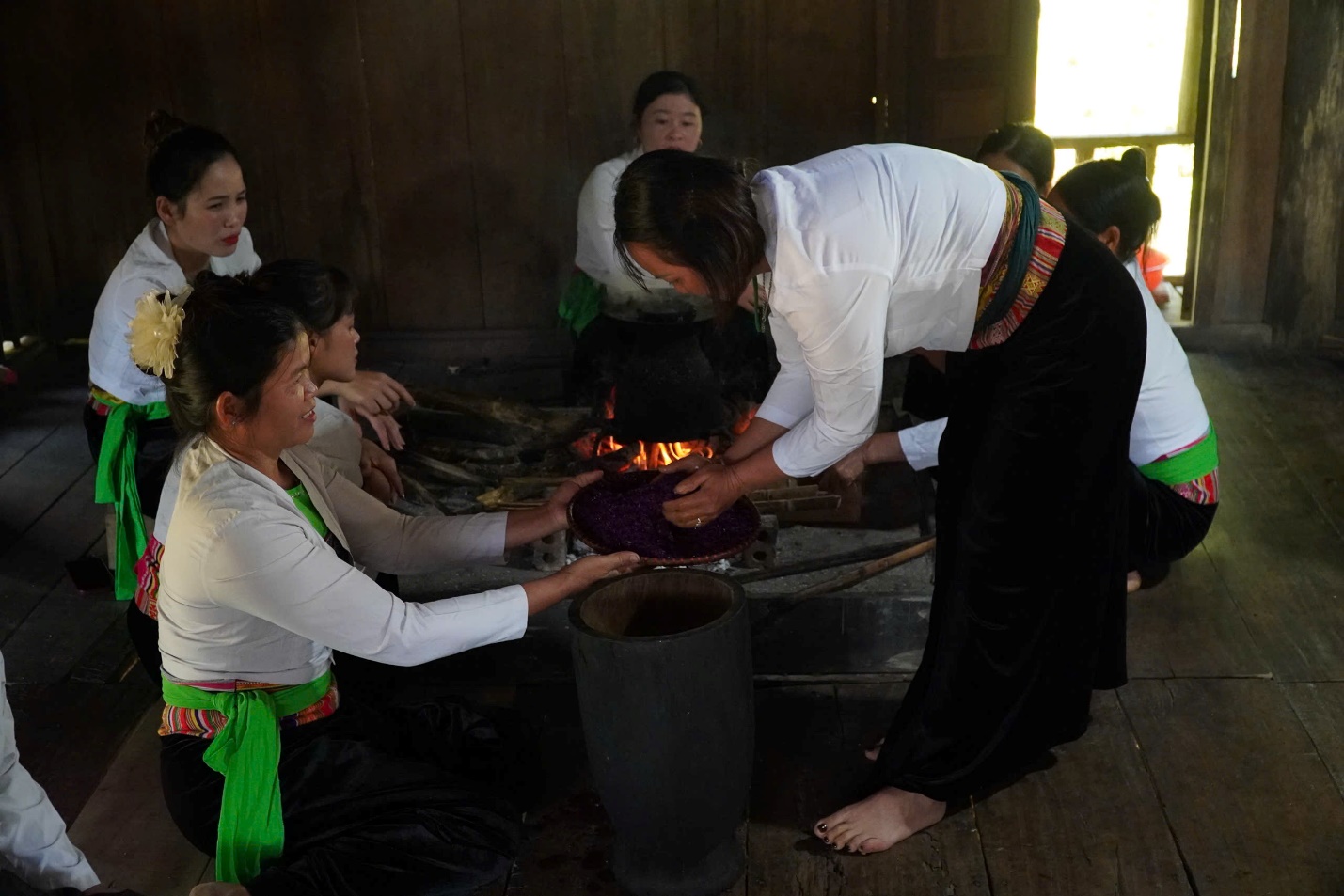 den kha cuu “cham” vao tung my thuc - 14