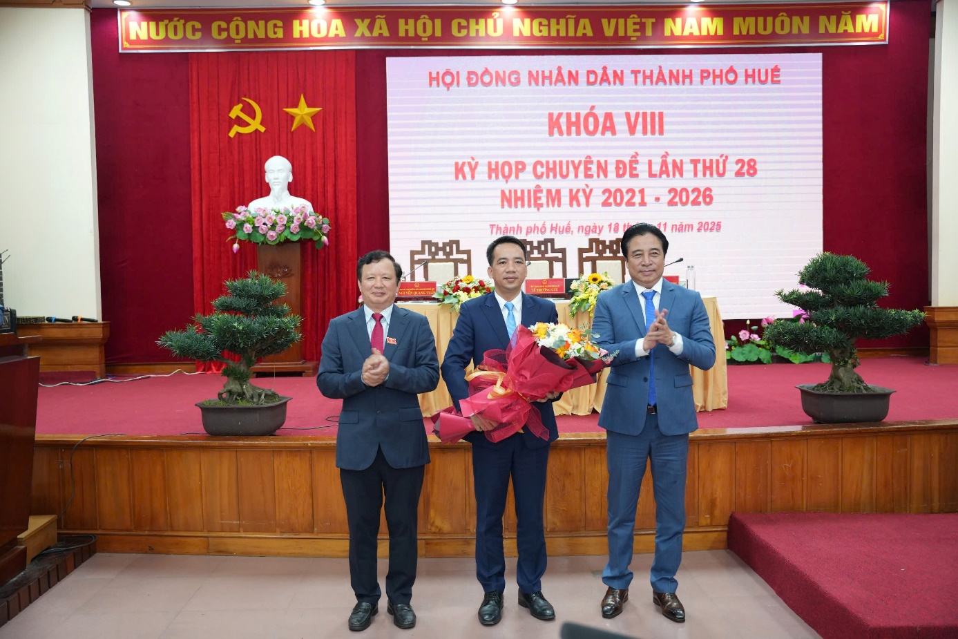 Huế bầu Chủ tịch và Phó Chủ tịch UBND Thành phố - 2