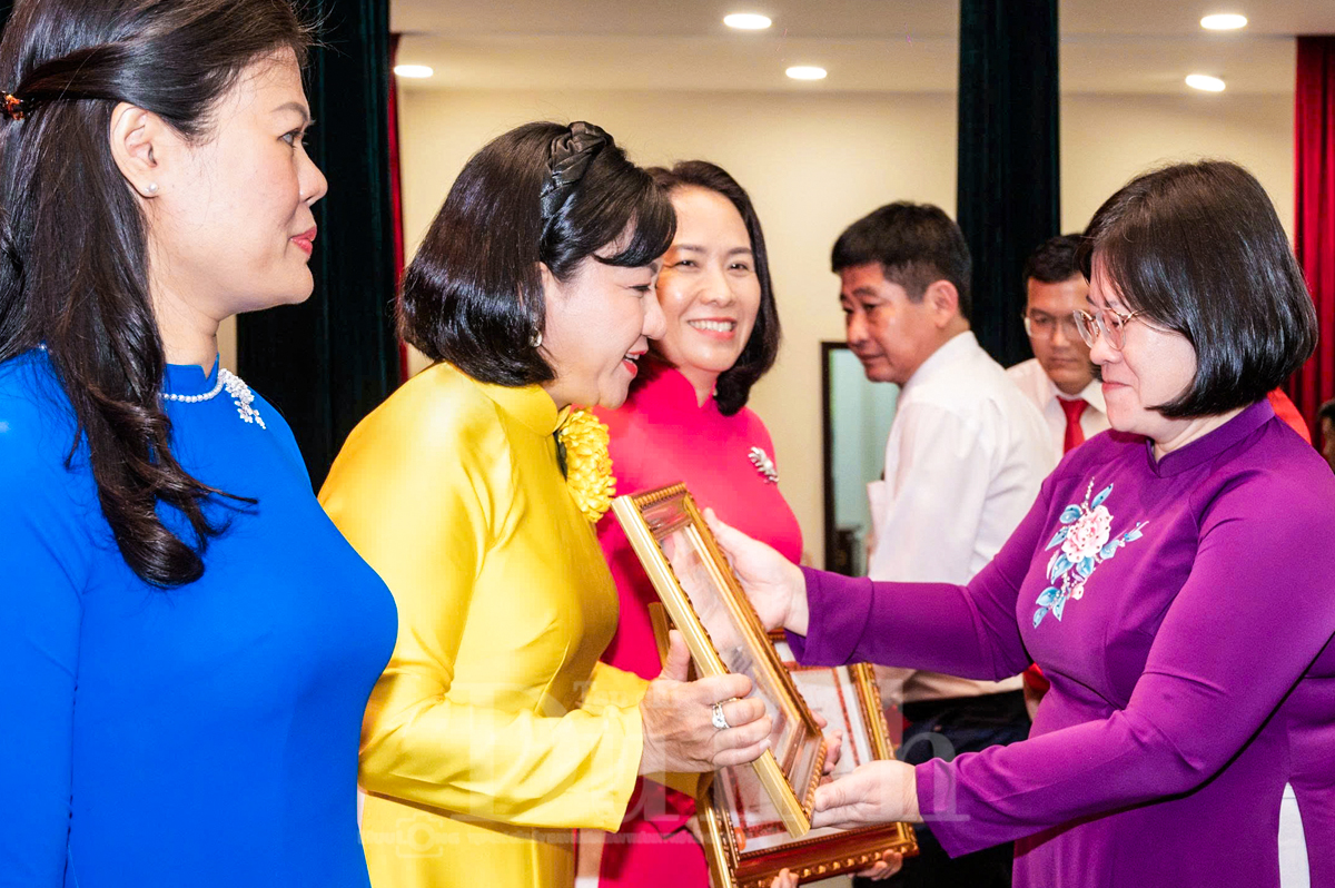 Từ ‘Cà phê sáng’ đến ‘Chuyến xe nghĩa tình’: Dân vận khéo thắp lên ngọn lửa sáng tạo, xây dựng thành phố văn minh - 5