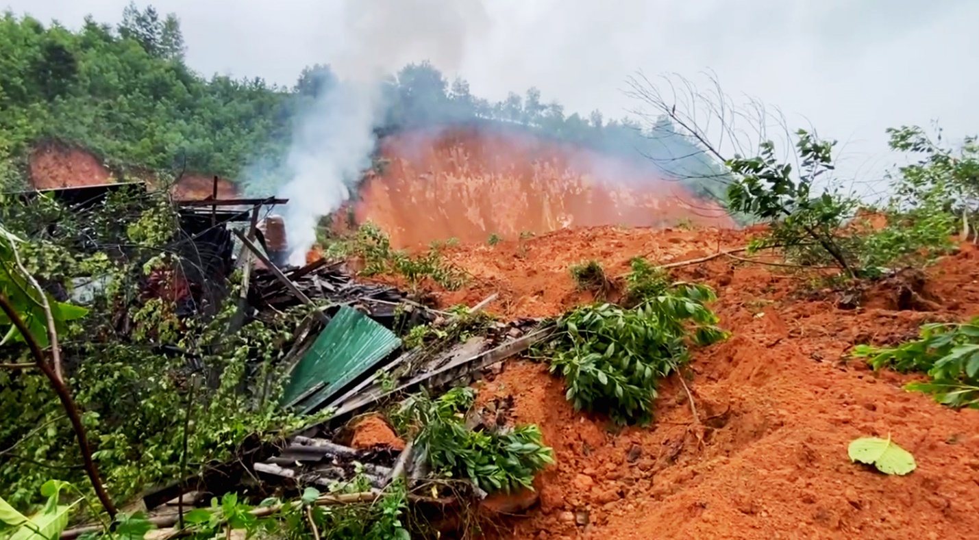 tam hoan hoat dong ky niem 20/11, so tan hang tram hoc sinh ra khoi vung lo nui - 3