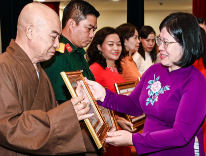 Suy ngẫm - Từ ‘Cà phê sáng’ đến ‘Chuyến xe nghĩa tình’: Dân vận khéo thắp lên ngọn lửa sáng tạo, xây dựng thành phố văn minh