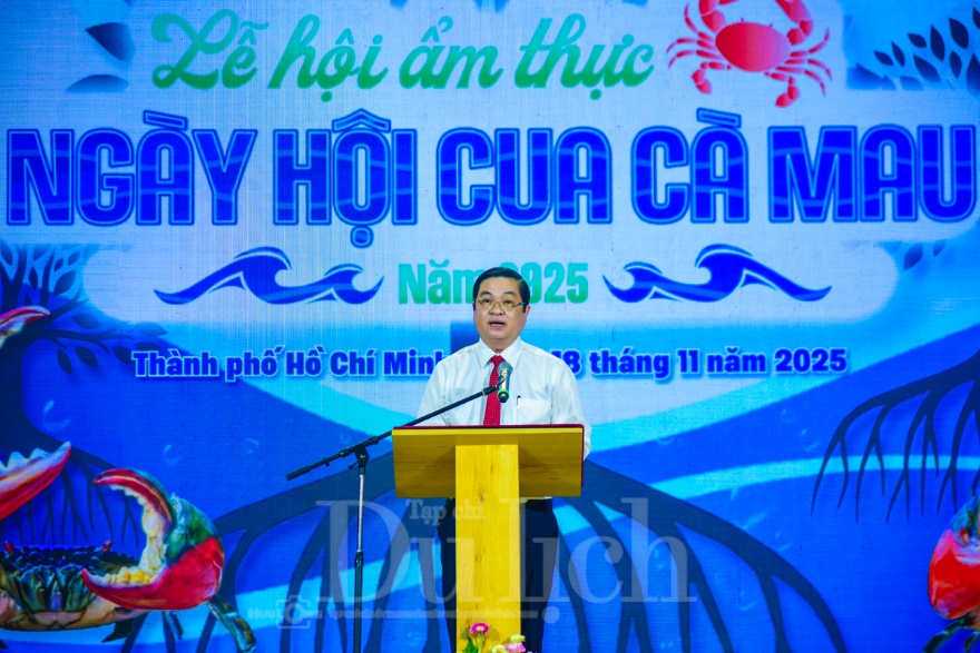 Thực khách chen chân thưởng thức món ngon Lễ hội cua Cà Mau giữa lòng thành phố - 15