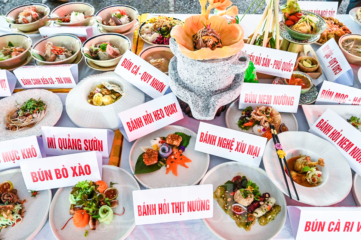 Hành trình ‘Food tour’ di sản: 100 món sợi gạo Việt phá kỷ lục, mời gọi du khách khám phá - 1