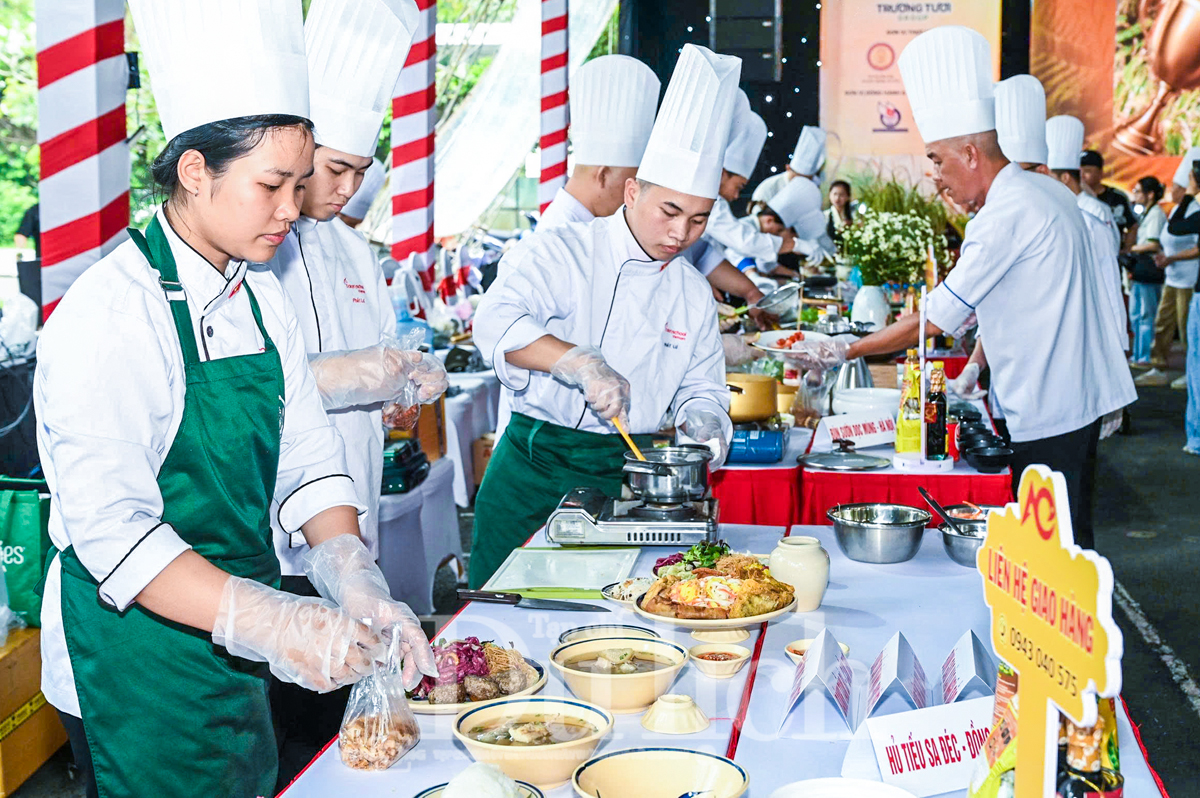 Hành trình ‘Food tour’ di sản: 100 món sợi gạo Việt phá kỷ lục, mời gọi du khách khám phá - 4