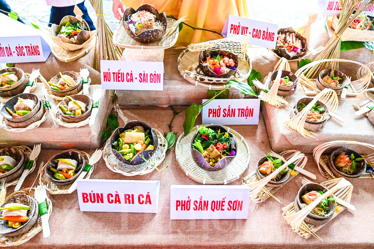 Hành trình ‘Food tour’ di sản: 100 món sợi gạo Việt phá kỷ lục, mời gọi du khách khám phá - 6