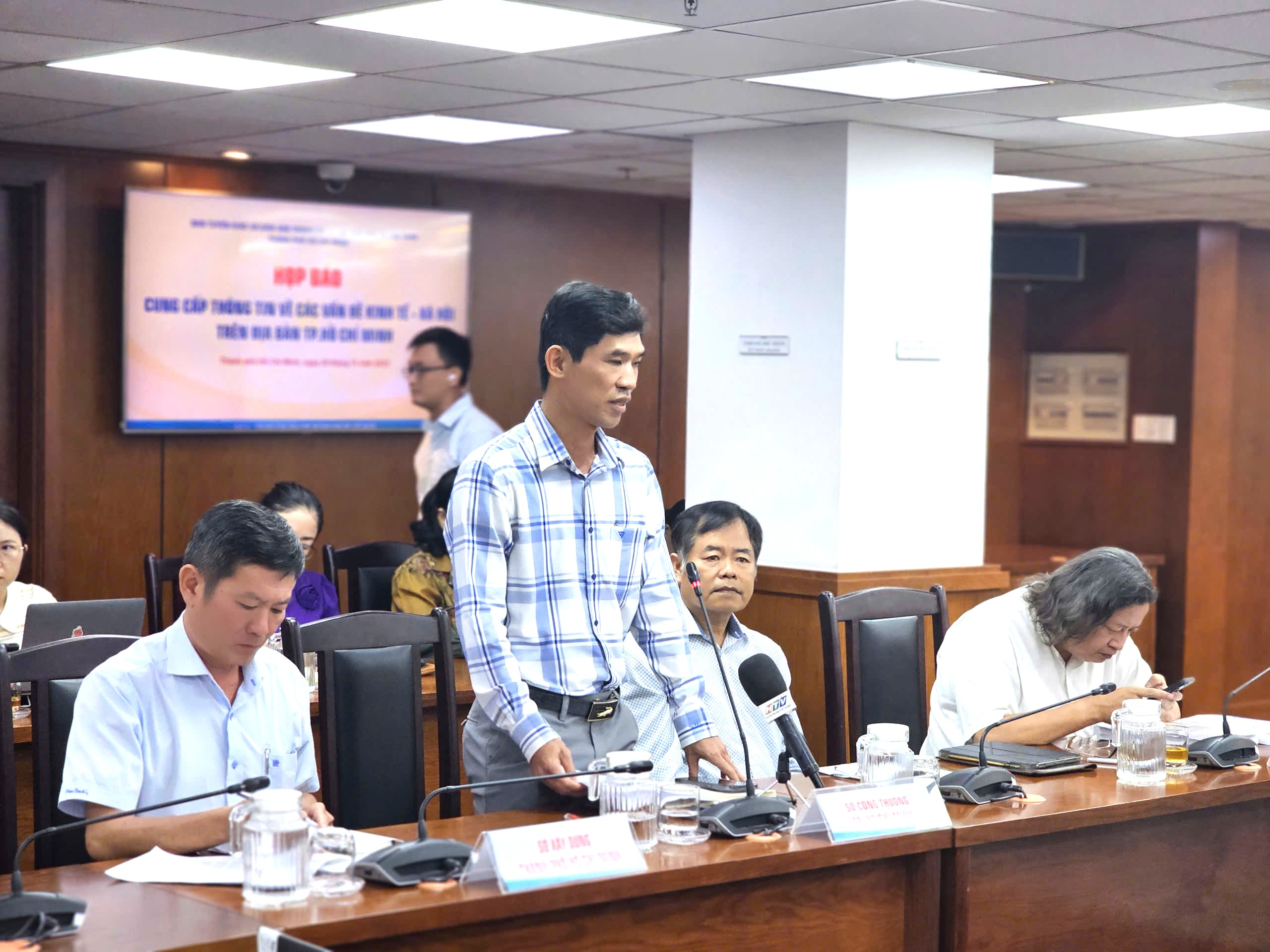 Giá rau củ tăng cao, Sở Công Thương đưa ra giải pháp bình ổn thị trường - 1