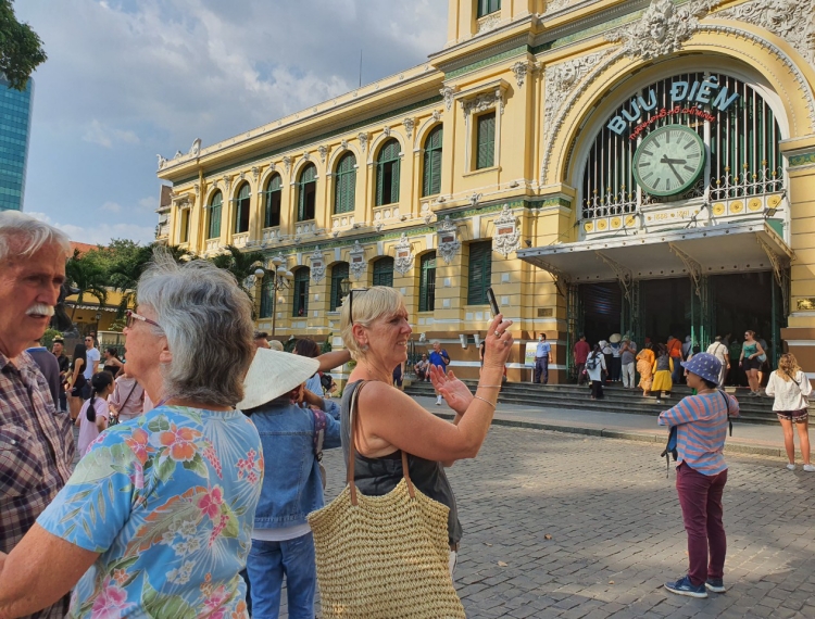 Du lịch TP.HCM trên nền tảng số: Từ 'chạm' đến 'không chạm'