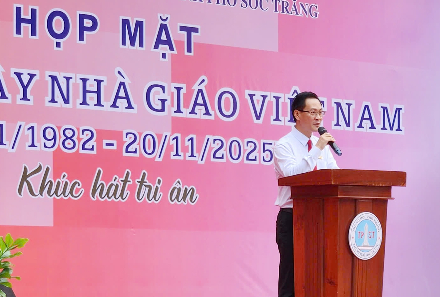 Ngày hội tôn vinh giá trị người thầy - 1