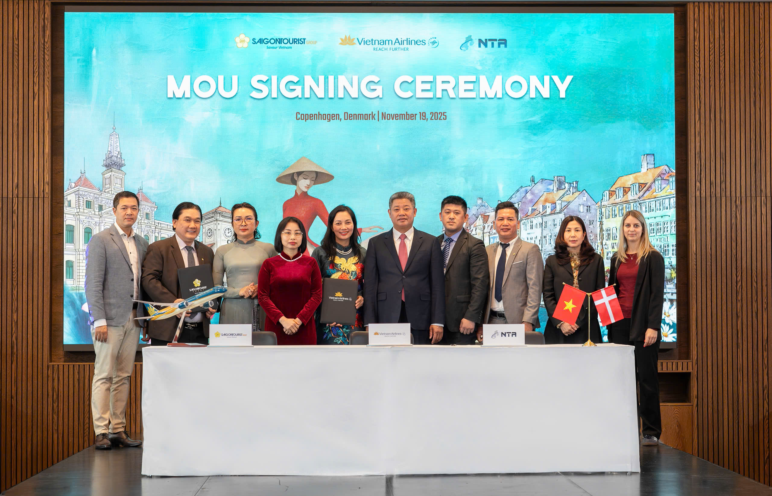 Saigontourist Group - Vietnam Airlines - Sở Du lịch TP.HCM xúc tiến du lịch Việt Nam tại Đan Mạch - 1