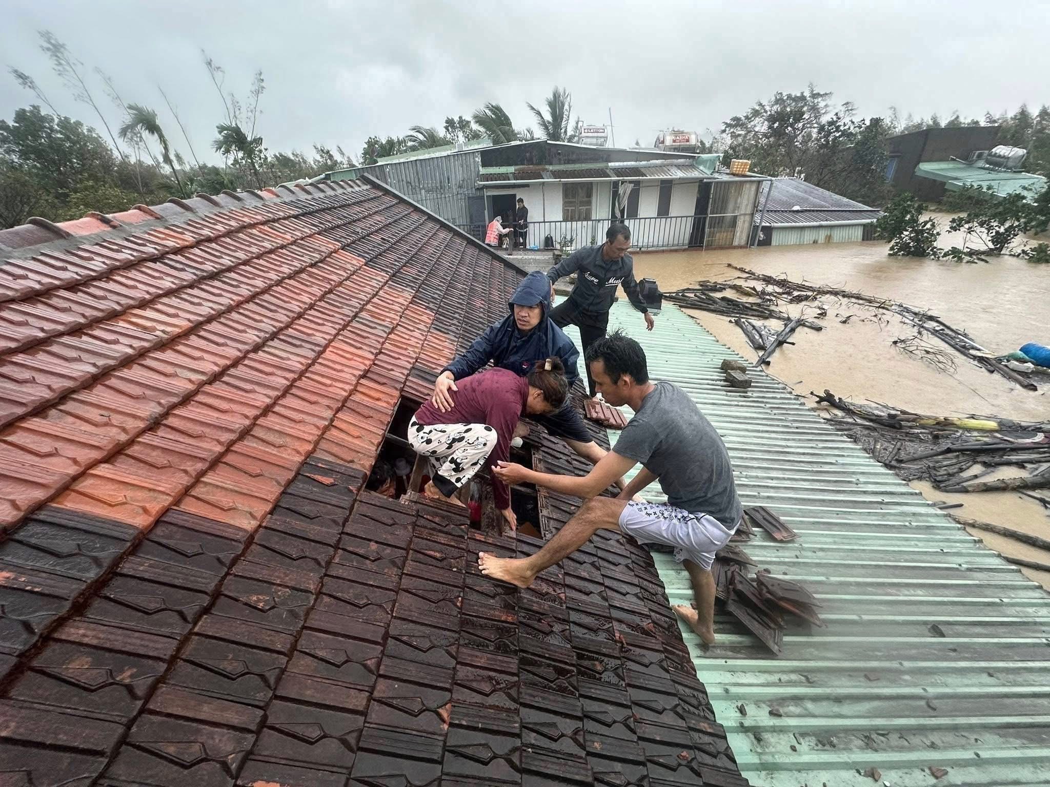 Lũ lịch sử tại miền Trung, 6 tỉnh thành ngập lụt lan rộng - 2