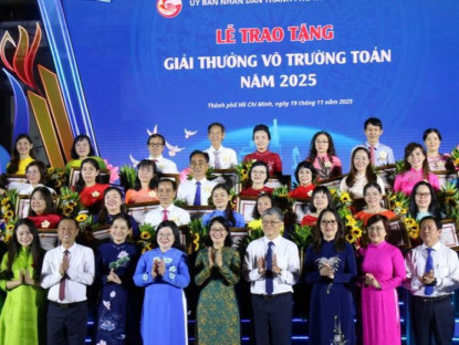 Tôn vinh nhà giáo tiêu biểu, TP.HCM nhìn lại hành trình 50 năm đổi mới giáo dục