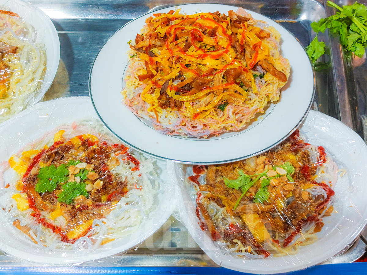 Du khách quốc tế háo hức chọn món ngon đêm khai mạc Lễ hội sợi gạo Việt - 6