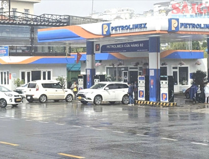  - Đà Lạt: Cửa hàng xăng dầu trở lại thông thoáng sau cơn 'đổ xô' tích trữ nhiên liệu