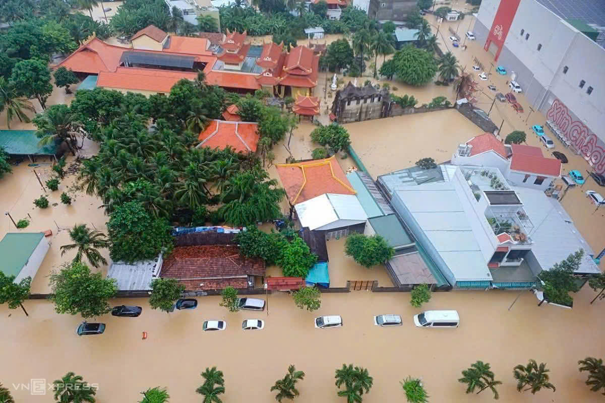 Hỗ trợ khẩn cấp 700 tỷ đồng cho 4 tỉnh khắc phục hậu quả do mưa lũ gây ra - 1