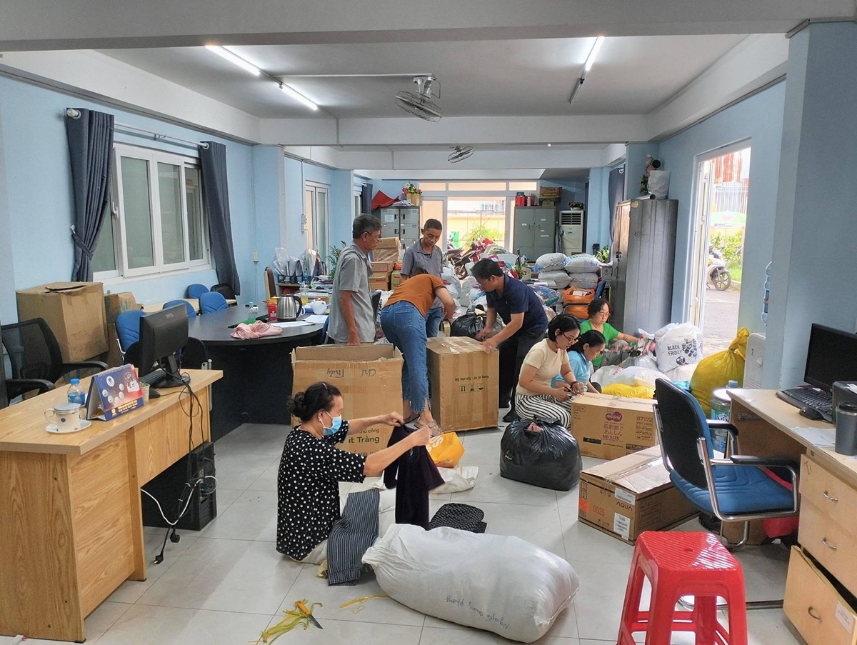 TP.HCM, triệu tấm lòng hướng về đồng bào vùng lũ - 4