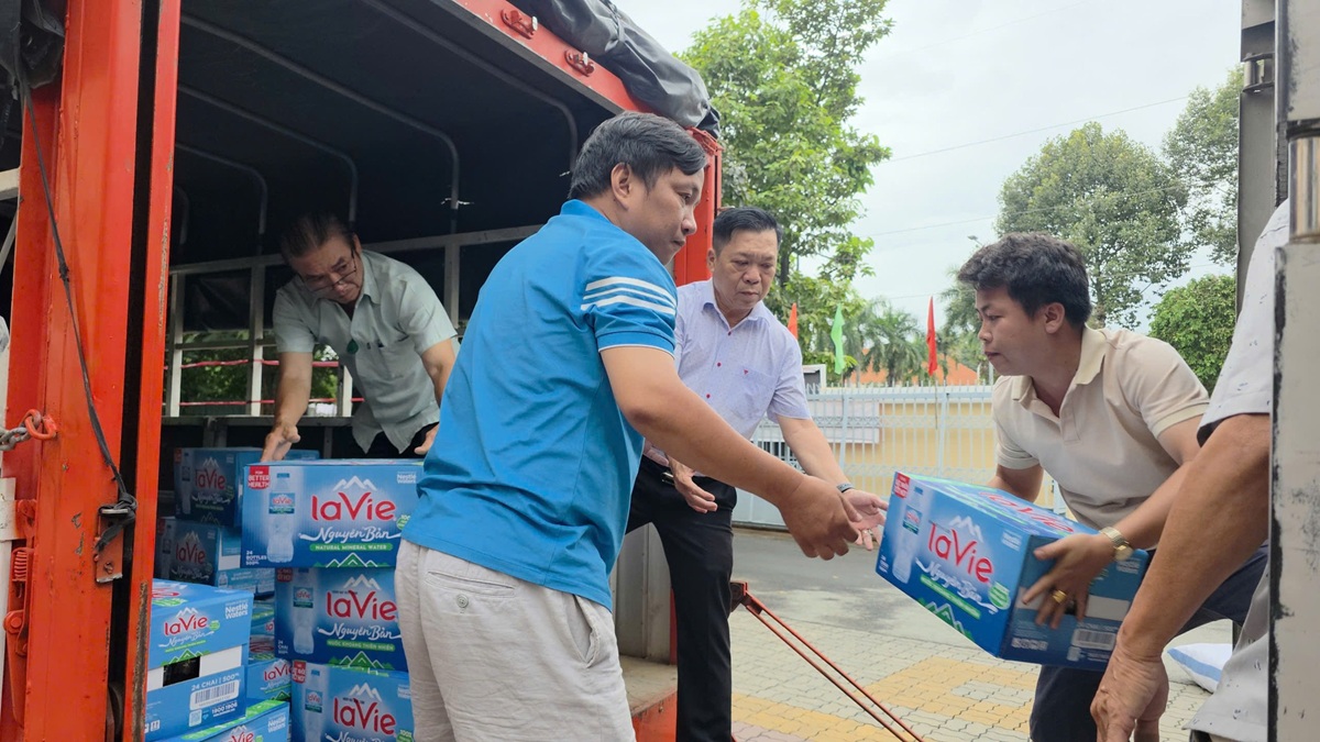 TP.HCM, triệu tấm lòng hướng về đồng bào vùng lũ - 3