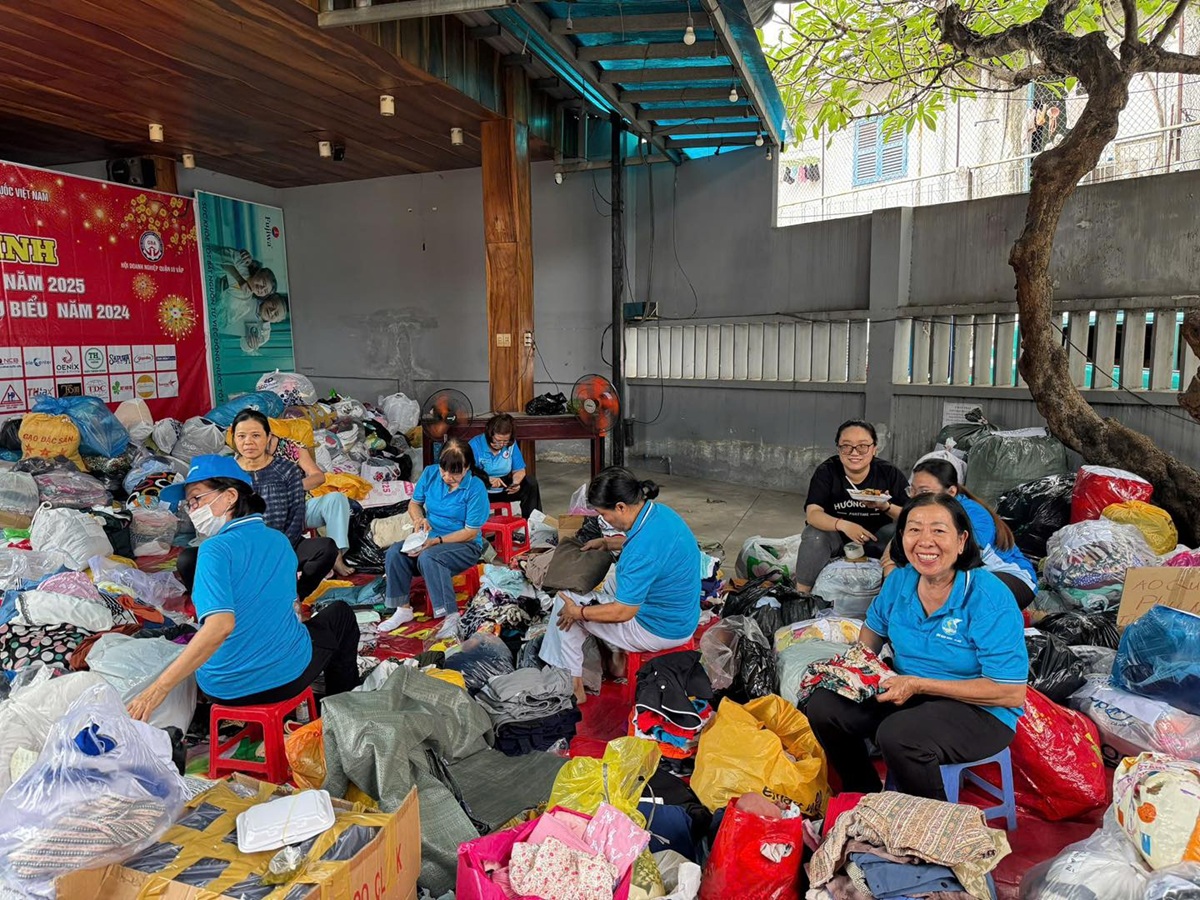 TP.HCM, triệu tấm lòng hướng về đồng bào vùng lũ - 1