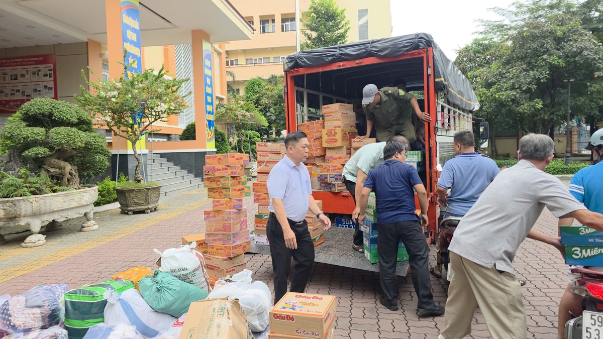 TP.HCM, triệu tấm lòng hướng về đồng bào vùng lũ - 5