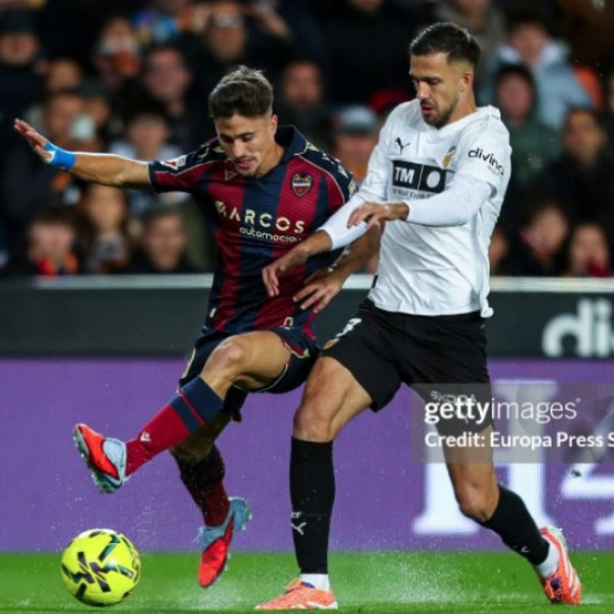  - Video bóng đá Valencia - Levante: Ngỡ ngàng siêu phẩm "ngả bàn đèn"