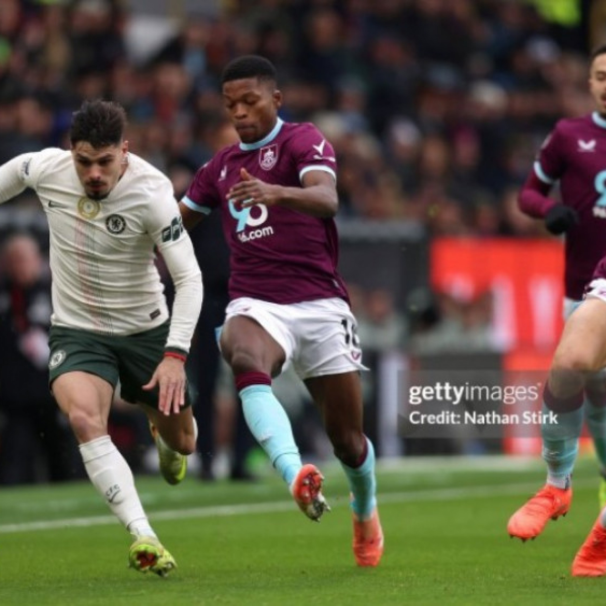  - Kết quả bóng đá Burnley - Chelsea: Sao Bồ Đào Nha tỏa sáng kịp thời (Ngoại hạng Anh)