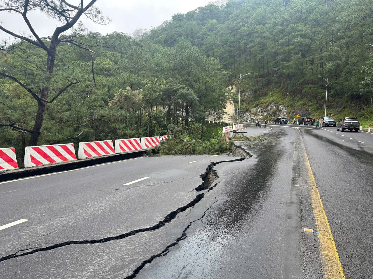 Mưa lũ gây thiệt hại lớn cho Lâm Đồng - 3