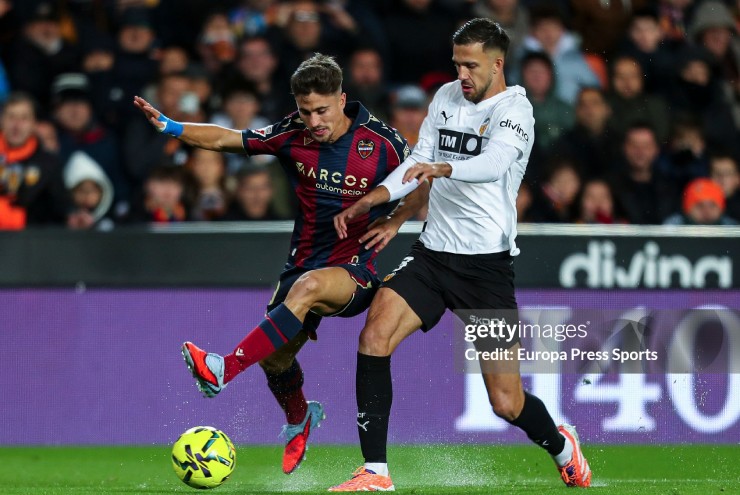 Video bóng đá Valencia - Levante: Ngỡ ngàng siêu phẩm "ngả bàn đèn" - 1