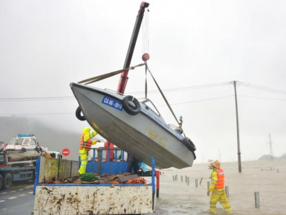  - Công an tỉnh Lâm Đồng hỗ trợ Đắk Lắk cứu hộ vùng bị lũ lụt nặng