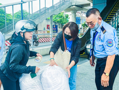 Chuyển động - Các nhà ga Metro - Điểm tập trung hàng hóa, chở yêu thương về rốn lũ miền Trung