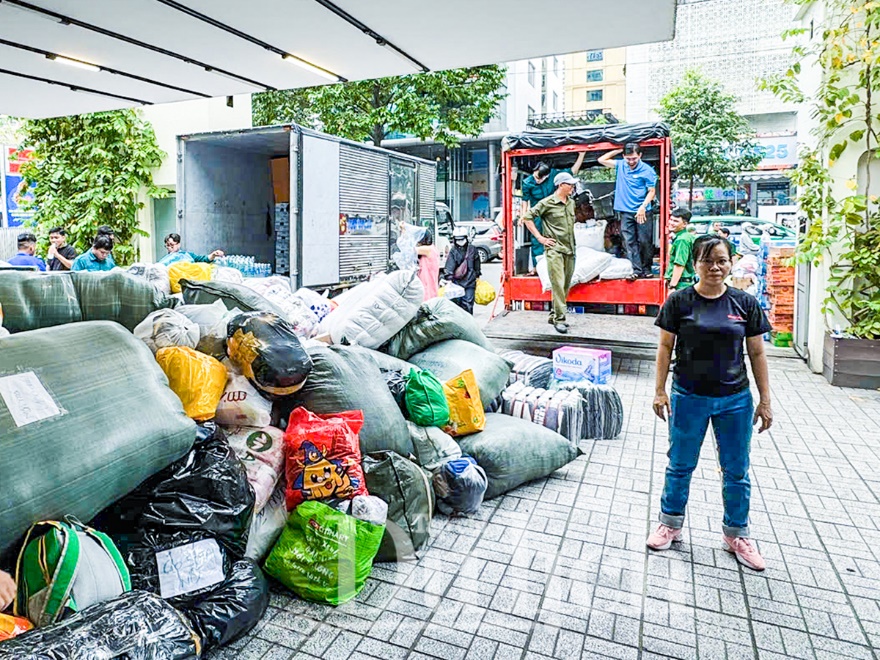 Hành trình trái tim: TP.HCM đồng loạt mở thêm nhiều trạm, nối dài yêu thương về miền Trung ruột thịt - 7
