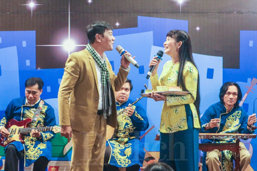 Dạo bước đêm Sài Gòn: Đánh thức đa giác quan tại 'Ngày hội sách và văn hóa' độc đáo - 7