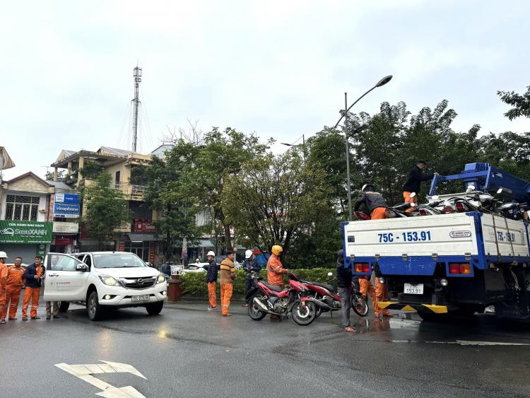 Huế hỗ trợ Đắk Lắk khắc phục lưới điện do hậu quả của bão lụt