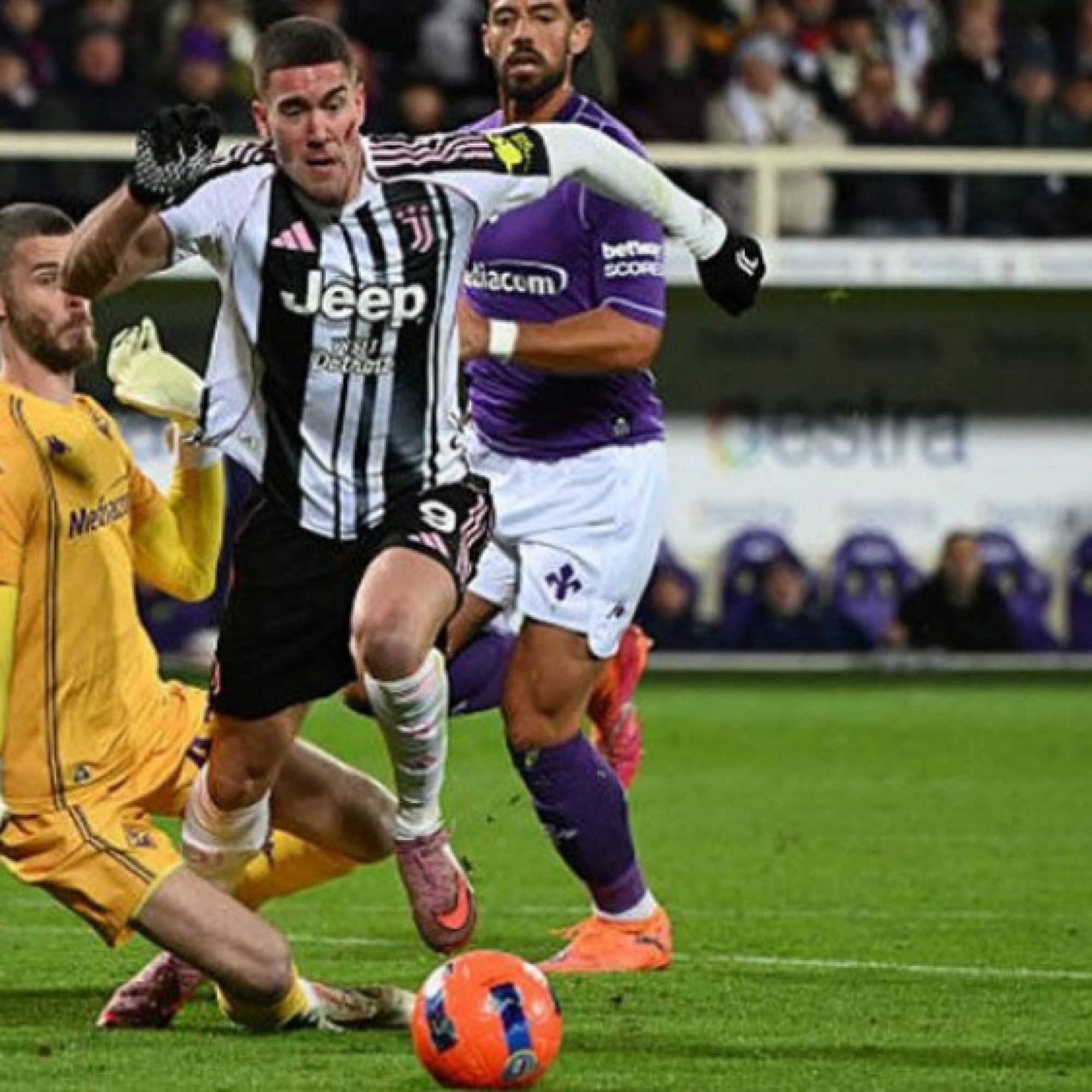  - Video bóng đá Fiorentina - Juventus: Bước ngoặt sút xa cuối hiệp 1 (Serie A)