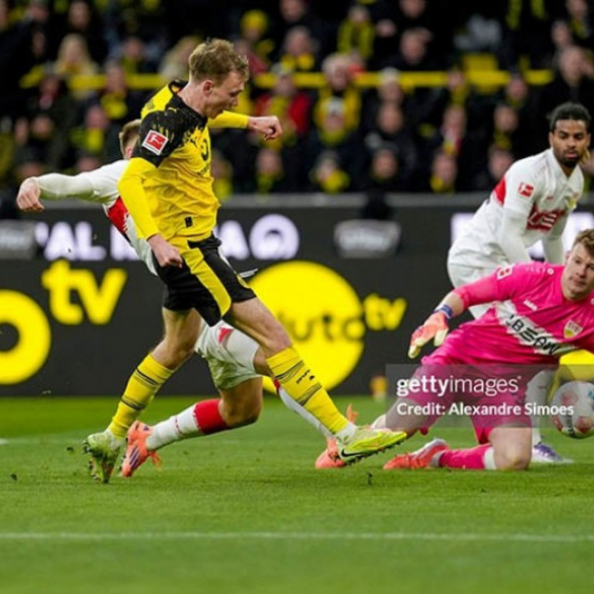  - Video bóng đá Dortmund - Stuttgart: Rượt đuổi 6 bàn, rực rỡ hat-trick (Bundesliga)