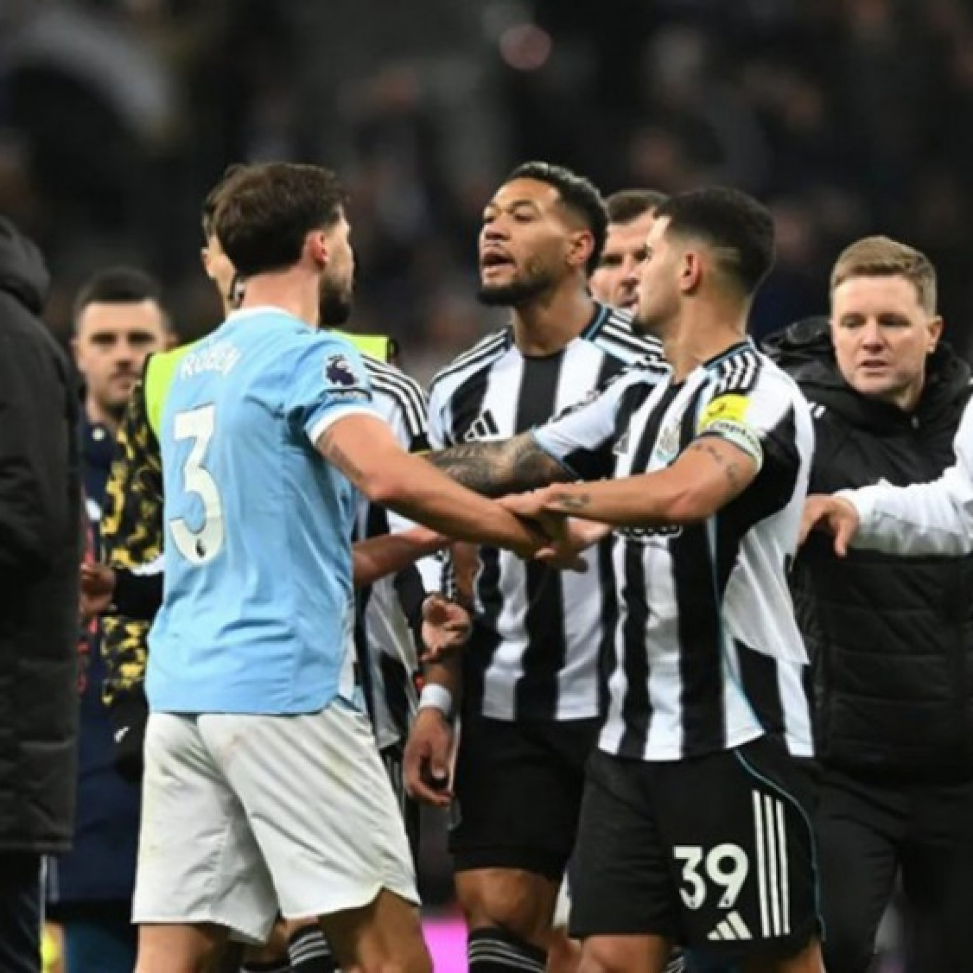  - Man City thua đau: Donnarumma nổi cáu, Ruben Dias bức xúc với VAR