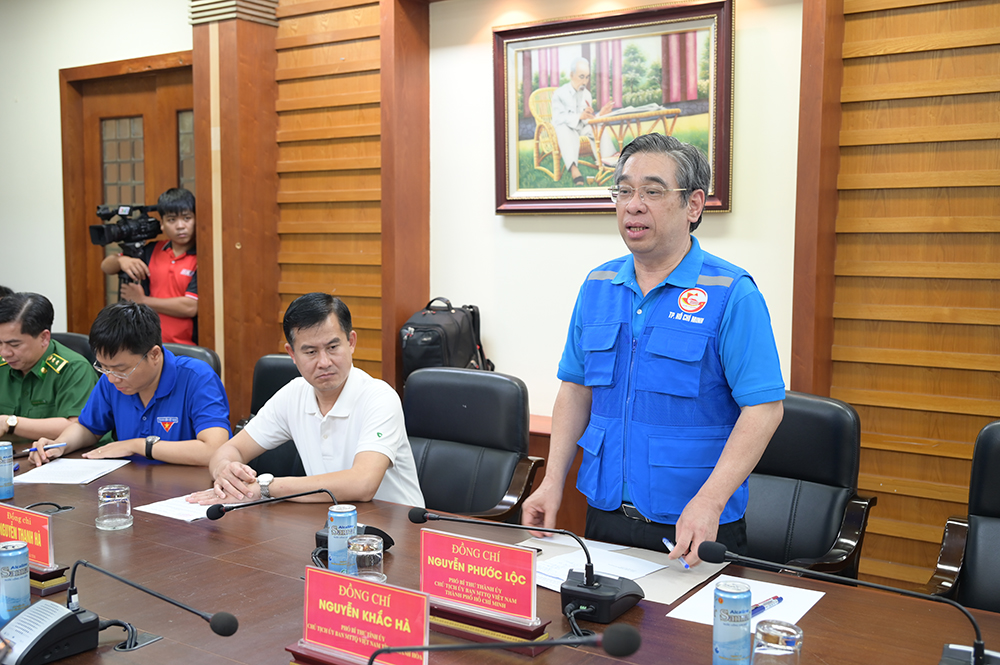 TPHCM huy động nhiều thiết bị bay không người lái vận chuyển lương thực đến người dân bị cô lập - 1