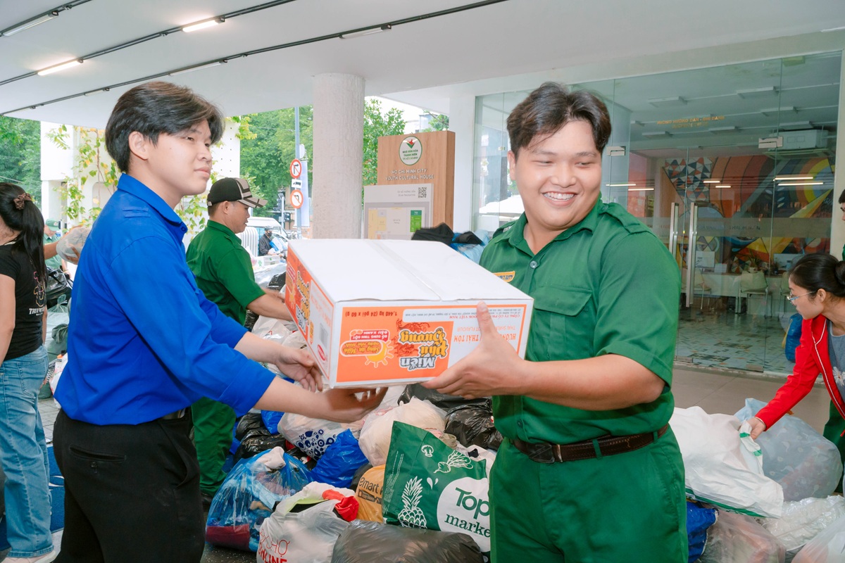 tp.hcm ho tro toan dien cho khanh hoa sau mua lu - 6